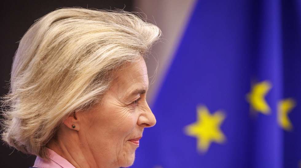 epa11493502 European Commission President Ursula von der Leyen arrives at the start of the weekly meeting of the European College of Commissioners in Brussels, Belgium, 24 July 2024. Von der Leyen secured a second term as President of the European Commission at the European Parliament in Strasbourg, France, July 18, 2024.  EPA/OLIVIER MATTHYS