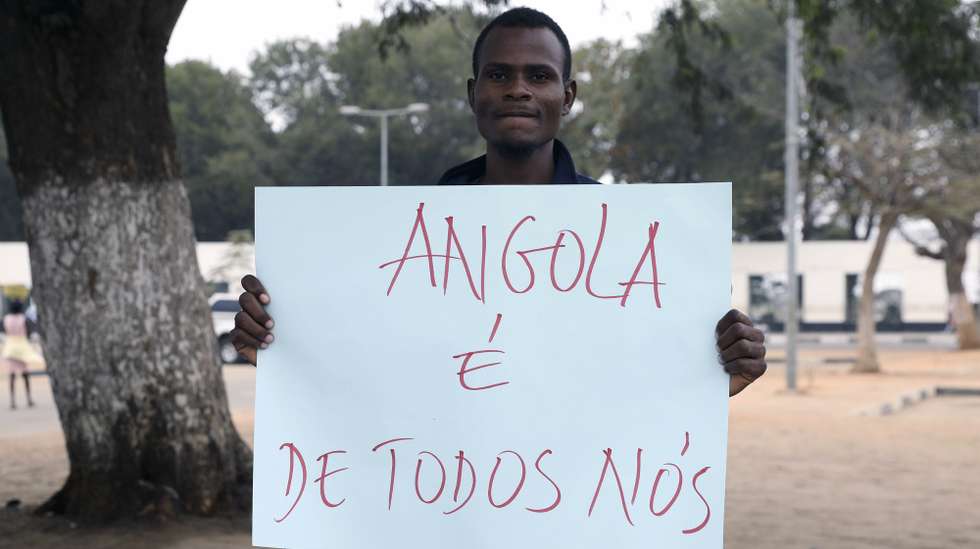 A polícia angolana travou hoje um protesto contra as leis de vandalismo e segurança social que acabou com a detenção de vários ativistas e intimidação de jornalistas. A manifestação foi convocada por várias associações cívicas e políticas contra as leis de vandalismo e de segurança nacional, que os ativistas consideram conter "normas ambíguas que limitam as liberdades" e atacar direitos fundamentais dos cidadãos, Luanda, Angola, 31 de agosto de 2024. AMPE ROGÉRIO/ LUSA