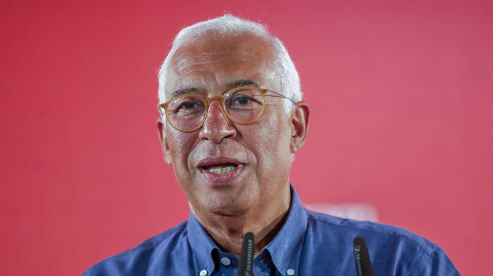 O presidente eleito do Conselho Europeu e ex-primeiro-ministro, António Costa, discursa no jantar da Academia Socialista, uma iniciativa de debate dirigida a jovens organizada pelo Partido Socialista (PS), em Tomar, 31 de agosto de 2024. PEDRO CASTANHEIRA E CUNHA/LUSA