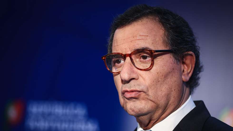 O ministro Adjunto e da Coesão Territorial, Manuel Castro Almeida, usa da palavra durante o briefing do Conselho de Ministros, em Lisboa, 26 de Setembro de 2024. RODRIGO ANTUNES/LUSA