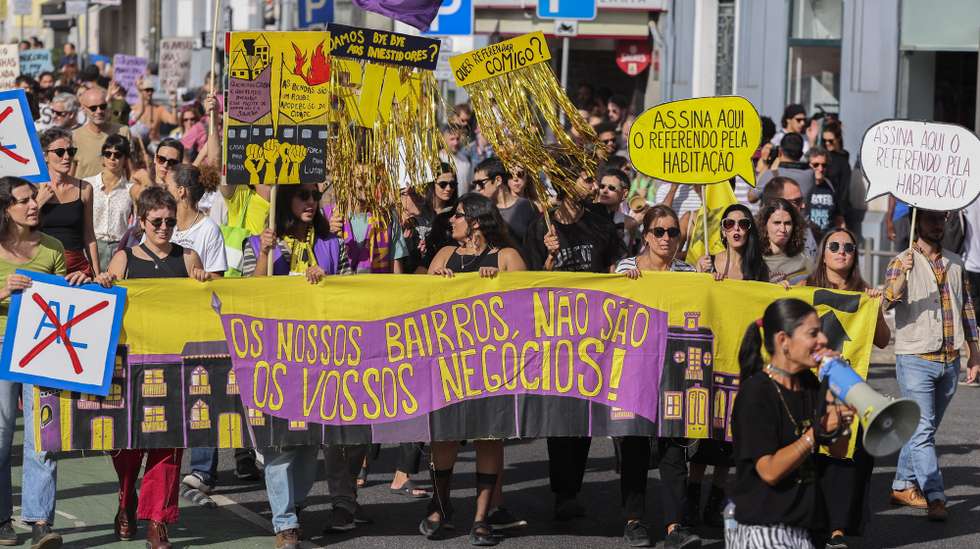 Manifestação "Casa para Viver" organizada pela plataforma Casa Para Viver, Movimento Porta a Porta, Movimento Referendo pela Habitação, Projecto Ruído, Movimento Vida Justa e Movimento 1º Esquerdo, face ao agravamento da crise na habitação, Lisboa, 28 de setembro de 2024. ANTÓNIO COTRIM/LUSA