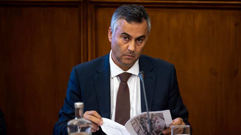 O ministro da Educação, Fernando Alexandre, durante a sua audição na Comissão de Educação e Ciência, para prestar esclarecimentos sobre irregularidades na colocação de professores no âmbito do concurso interno e externo, na Assembleia da República, em Lisboa, 26 de setembro de 2024, em Lisboa. JOSÉ SENA GOULÃO/LUSA