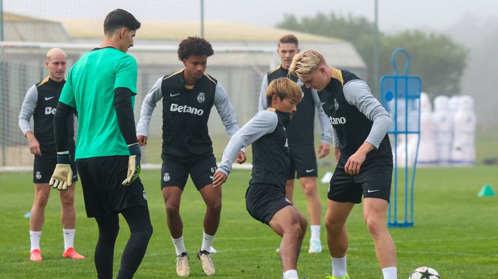 Sporting CP players attend a training session at the Cristiano Ronaldo academy in Alcochete, Portugal, 21 October 2024. Sporting CP faces SK Sturm Graz, in UEFA Champions League group stage match. ANTONIO COTRIM/LUSA
