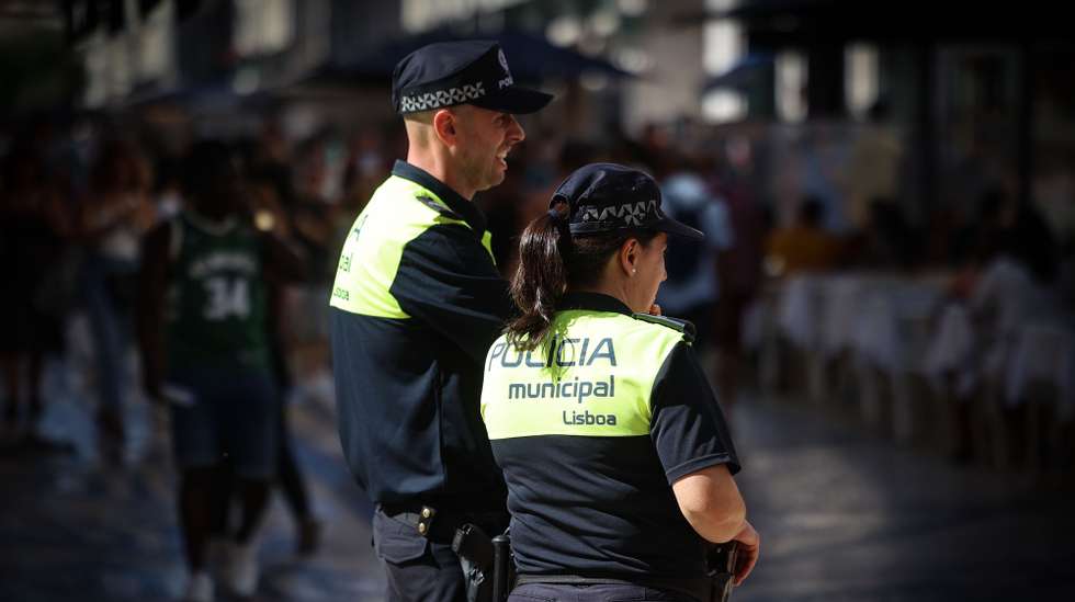 Agentes da Polícia Municipal na Baixa Pombalina, em Lisboa, 06 de agosto de 2024. Baixa. Polícia. Segurança. ANTÓNIO PEDRO SANTOS/LUSA