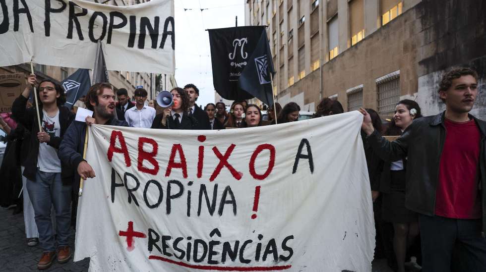 Manifestação pelas propinas