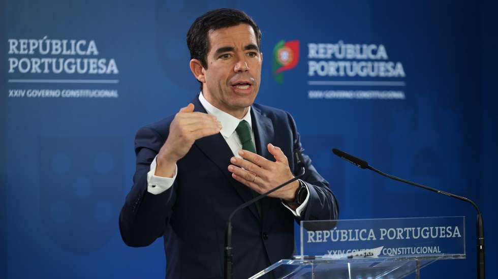 O ministro da Presidência, António Leitão Amaro, usa da palavra durante o briefing do Conselho de Ministros, no Campus XXI, em Lisboa, 06 de novembro de 2024.  ANDRÉ KOSTERS / LUSA





 em Lisboa, 30 outubro 2024. ANDRÉ KOSTERS/LUSA