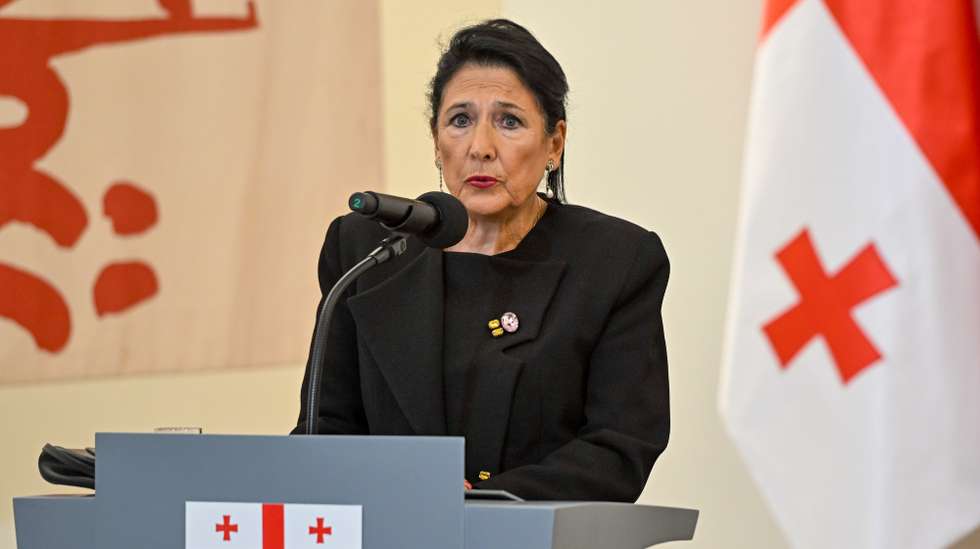 epa11635945 Georgian President Salome Zurabishvili speaks during a press conference after meeting with President Andrzej Duda, at the Presidential Palace in Warsaw, Poland, 01 October 2024.  EPA/Radek Pietruszka POLAND OUT