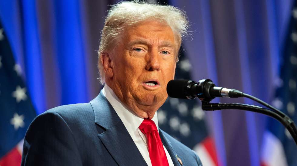 epa11718824 US President-elect Donald Trump speaks during a meeting with House Republicans at the Hyatt Regency hotel in Washington, DC, USA, 13 November 2024.  EPA/ALLISON ROBBERT / POOL