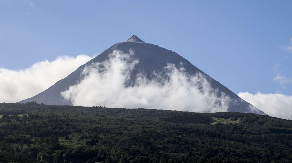 Vista geral do Pico, Açores, 22 de janeiro de 2024. TIAGO PETINGA/LUSA
