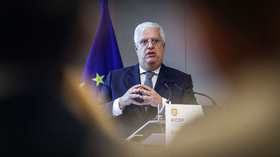 O ministro da Economia, Pedro Reis, intervém no Encontro Anual da Rede Externa da Agência para o Investimento e Comércio Externo de Portugal (AICEP), em Lisboa, 06 de janeiro de 2025. ANTÓNIO PEDRO SANTOS/LUSA