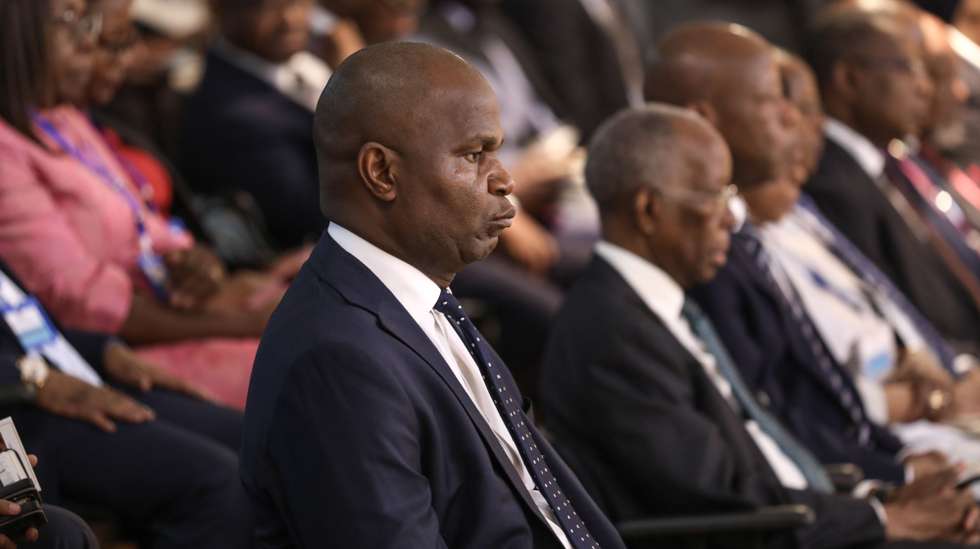 O Presidente eleito, Daniel Chapo, participa na cerimónia de tomada de posse dos novos deputados eleitos, na Assembleia da República, em Maputo, Moçambique, 13 de janeiro de 2025. A Assembleia da República de Moçambique empossa hoje os deputados eleitos à X legislatura, mas dois dos partidos, Renamo e MDM, já anunciaram o boicote à cerimónia, contestando o processo eleitoral, dia em que estão convocados novos protestos no país. LUÍSA NHANTUMBO/LUSA