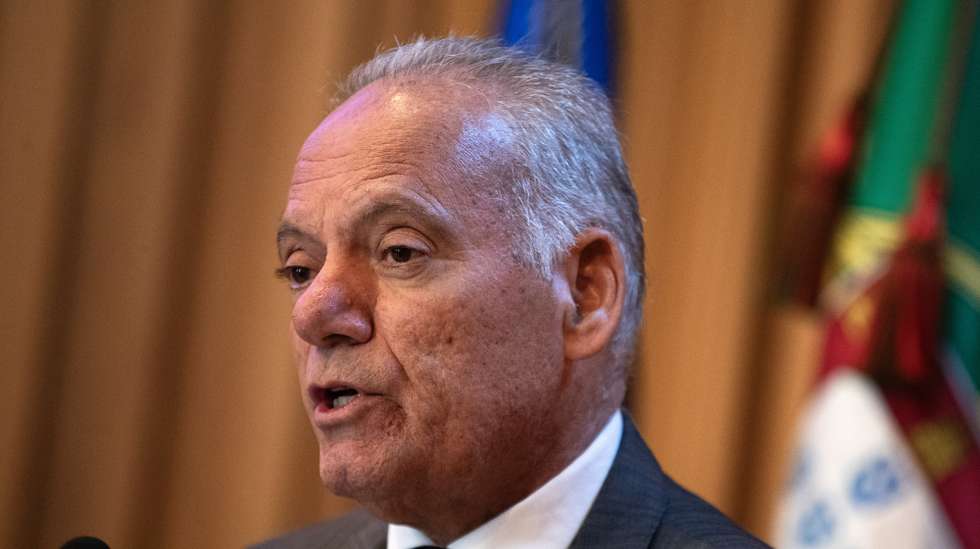 O procurador-geral da República, Amadeu Guerra, discursa na conferência no âmbito da comemoração do Dia Internacional Contra a Corrupção, organizado pelo movimento da Frente Cívica, na Marinha GRande, 09 de dezembro de 2024. O Dia Internacional Contra a Corrupção celebra a aprovação, em 2003, da Convenção das Nações Unidas Contra a Corrupção. PAULO CUNHA/LUSA