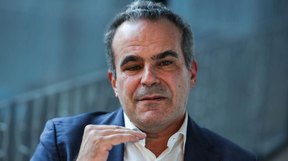 O antigo secretário de Estado do Desporto e da Juventude e anunciado candidato à presidência do Comité Olímpico de Portugal, Alexandre Mestre, fala em entrevista à agência Lusa em Lisboa, 04 de dezembro de 2024. (ACOMPANHA TEXTO DA LUSA DO DIA 09 DE DEZEMBRO DE 2024). TIAGO PETINGA/LUSA
