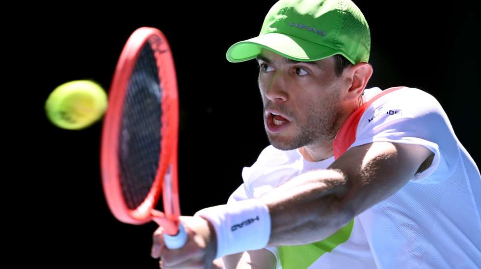 epa11829843 Nuno Borges of Portugal in action during a round 3 match against Carlos Alcaraz of Spain for the Australian Open at Melbourne Park in Melbourne, Australia, 17 January 2025.  EPA/JOEL CARRETT AUSTRALIA AND NEW ZEALAND OUT