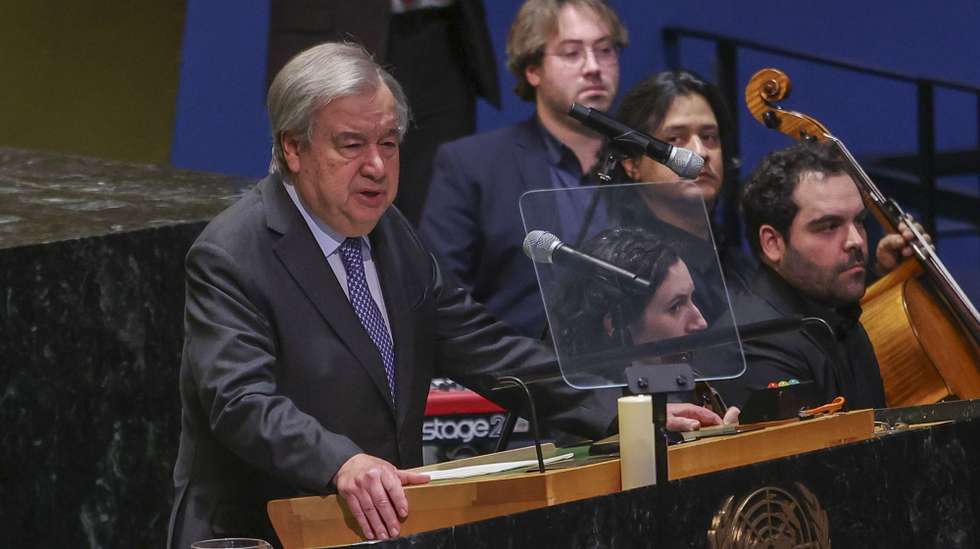 epa11856861 United Nations Secretary-General Antonio Guterres speaks during a ceremony for Holocaust Remembrance for Dignity and Human Rights at the United Nations Headquarters in New York, New York, USA, 27 January 2025.   EPA/SARAH YENESEL