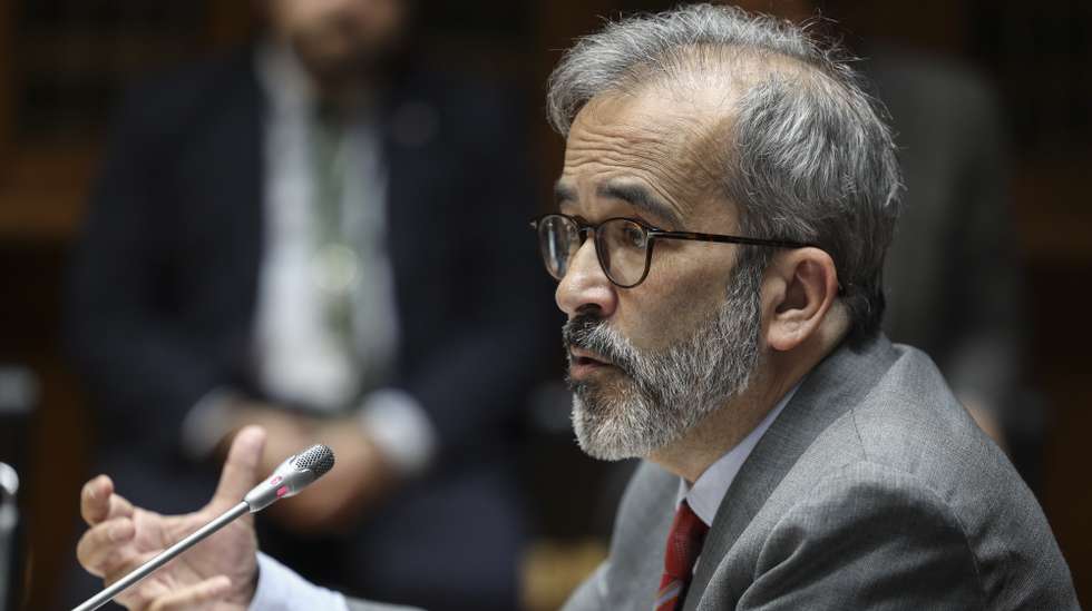 O ministro de Estado e dos Negócios Estrangeiros, Paulo Rangel, intervém na sua audição perante a Comissão de Negócios Estrangeiros e Comunidades Portuguesas, na Assembleia da República, em Lisboa, 04 de fevereiro de 2025. MIGUEL A. LOPES/LUSA