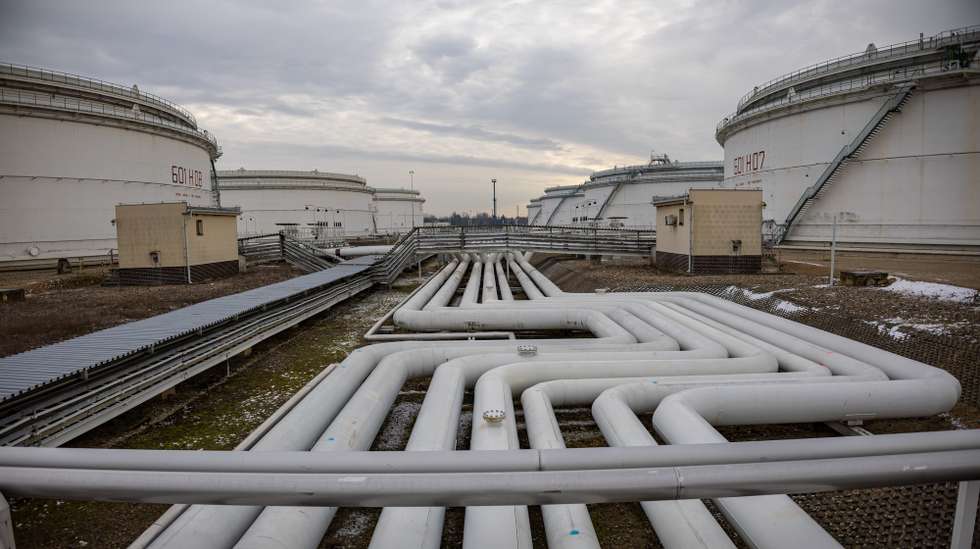 epaselect epa11824363 Storage tanks and pipelines at the Central oil tank farm operated by Mero CR near Nelahozeves, Czech Republic, 14 January 2025. Mero CR, who owns and operates the Czech part of the Druzhba pipeline and the IKL pipeline, has completed technical work allowing the Czech Republic to switch to oil supply via the TAL and IKL pipelines.  In 2025, the Czech Republic's EU exemption on oil imports from Russia, which is part of sanctions imposed on Russia by the EU over the invasion of Ukraine, will expire. The Czech Republic is now technically ready to switch to full Western oil supply and for a potential Russian oil outage, the Czech government confirmed on 14 January 2025, adding that Czechia will no longer be dependent on Russian oil from the Druzhba pipeline by the middle of this year.  EPA/MARTIN DIVISEK