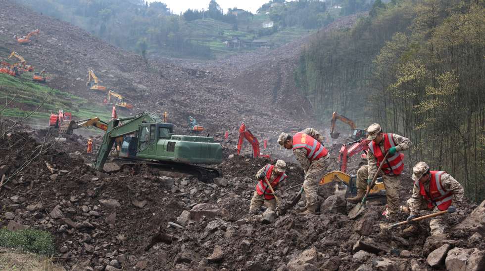 epaselect epa11887459 Rescuers work at the rescue site in Junlian County, Yibin City, Sichuan Province, China, 10 February 2025. (issued 11 February 2025). Rescuers continue to search for survivors after a landslide on 08 February in southwest China's Sichuan Province left one dead, 28 missing and two injured.  EPA/XINHUA / Jiang Hongjing CHINA OUT / UK AND IRELAND OUT  /       MANDATORY CREDIT EDITORIAL USE ONLY