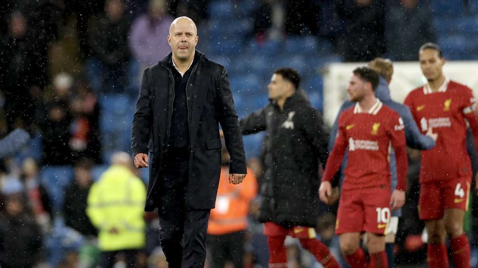 epa11919197 Liverpool Manger Arne Slot walks on the pitch after winning the English Premier League match between Manchester City and Liverpool FC, in Manchester, Britain, 23 February 2025.  EPA/ADAM VAUGHAN EDITORIAL USE ONLY. No use with unauthorized audio, video, data, fixture lists, club/league logos, 'live' services or NFTs. Online in-match use limited to 120 images, no video emulation. No use in betting, games or single club/league/player publications.