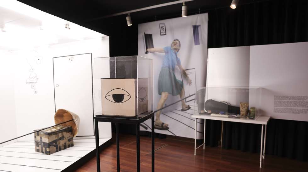 Uma exposição de fotografias, pinturas, figurinos, esculturas e maquetes que testemunham mais de 150 anos de espetáculos e figuras marcantes da história cultural do país, abre ao público na quinta-feira, no Museu do Teatro e da Dança, em Lisboa, 26 de fevereiro 2025. Esta mostra é, no fundo, História dentro da História, já que acompanha a História do teatro e da dança em Portugal, desde o final do século XIX, através da História do museu e das exposições que apresentou ao longo dos últimos 40 anos, e de artistas como Paula Rego, Amália, Eunice Muñoz e Mário Viegas. ANTÓNIO COTRIM/LUSA
