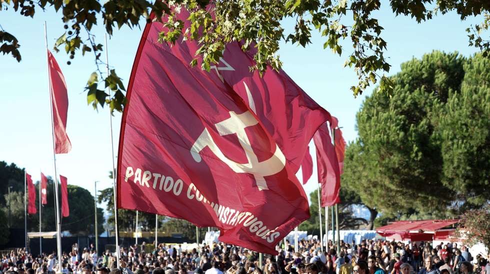 Participantes durante o segundo dia da 48ª "Festa do Avante", que decorre na Quinta da Atalaia, no Seixal, 07 de setembro de 2024. ANTÓNIO COTRIM/LUSA