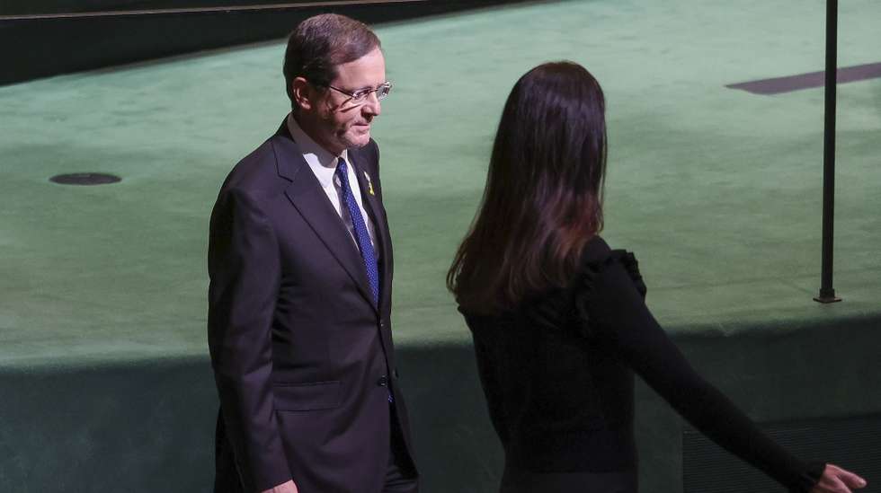 epa11856934 President of Israel Isaac Herzog walks back to his seat during a ceremony for Holocaust Remembrance for Dignity and Human Rights at the United Nations Headquarters in New York, New York, USA, 27 January 2025.   EPA/SARAH YENESEL