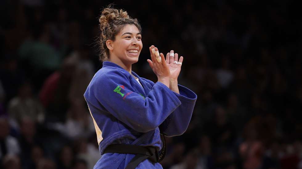 epa11870852 Patricia Sampaio of Portugal celebrates after winning her women’s men's -78kg category Final match against Lanir Inbal of Israel, at the Paris Judo Grand Slam in Paris, France, 02 February 2025.  EPA/CHRISTOPHE PETIT TESSON