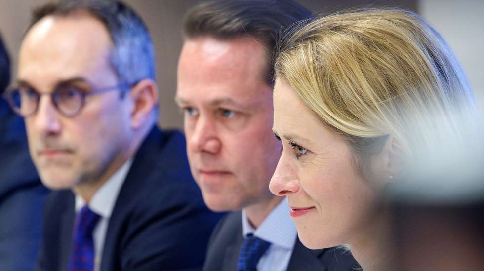 epa12009697 High Representative of the European Union for Foreign Affairs and Security Policy and European Commission Vice-President Kaja Kallas (R) attends a meeting of the EU-Japan Strategic Dialogue with the Japanese foreign minister in Brussels, Belgium, 04 April 2025.  EPA/OLIVIER MATTHYS
