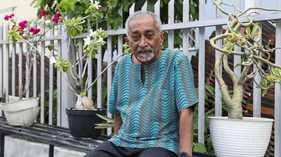 O ex-primeiro-ministro e secretário-geral da Frente Revolucionária de Timor-Leste Independente (Fretilin), Mari Alkatiri, posa para a fotografia durante uma entrevista à agência Lusa a propósito dos 25 anos do referendo que levou à independência de Timor-Leste, que se assinalam em 30 de agosto, em Díli, Timor-Leste, 21 de agosto de 2024. O secretário-geral da Fretilin, Mari Alkatiri, defendeu que a corrupção no país é o “único ato com transparência” porque “é feita à luz do dia”. (ACOMPANHA TEXTO DA LUSA DO DIA 22 DE AGOSTO DE 2024). PAULO NOVAIS/LUSA