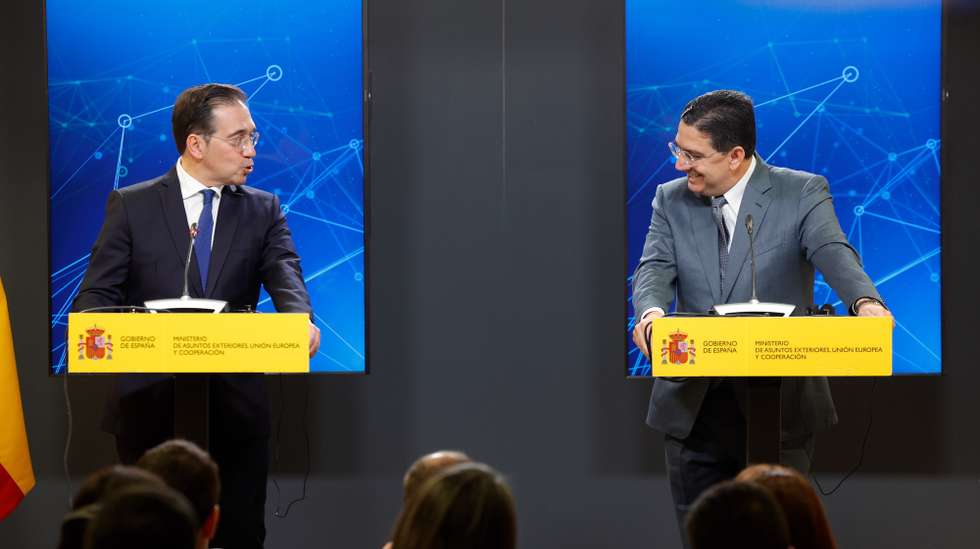 epa12036567 Spanish Foreign Affairs Minister, Jose Manuel Albares (L) and Moroccan Foreign Minister Nasser Bourita (R) give a joint statement after their meeting in Madrid, Spain, 17 April 2025.  EPA/ZIPI