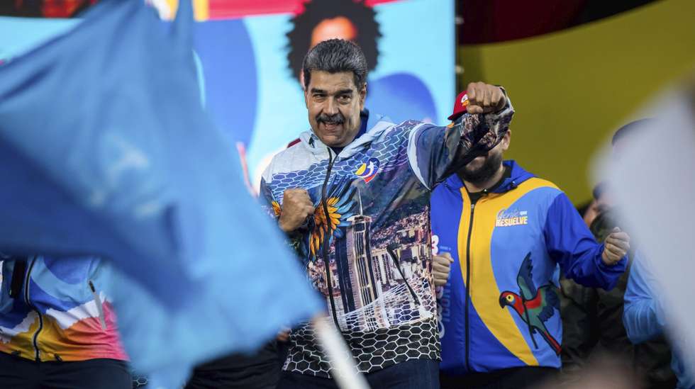 epaselect epa12127322 Venezuela's President Nicolas Maduro participates in a campaign closing ceremony in Caracas, Venezuela, 22 May 2025. Chavismo declared victory early ahead of the 25 May elections, facing a smaller opposition group that split from the main anti-Chavista coalition and chose to run to 'defend the vote.'  EPA/MIGUEL GUTIERREZ