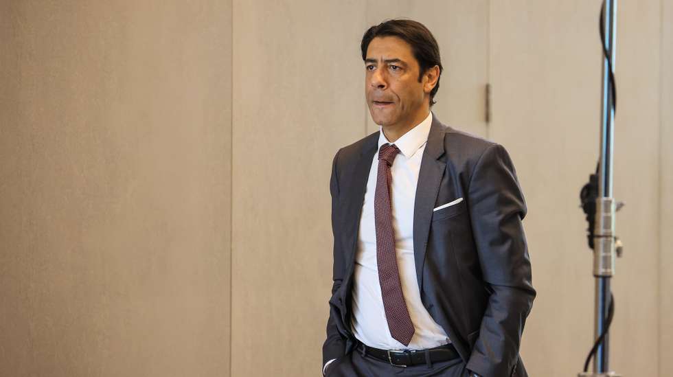O presidente do SL Benfica, Rui Costa, durante a XV Cimeira de Presidentes da Liga Portuguesa de Futebol Profissional, no Arena Liga Portugal, na Arena Portugal, no Porto, 28 de maio de 2025. JOSÉ COELHO/LUSA