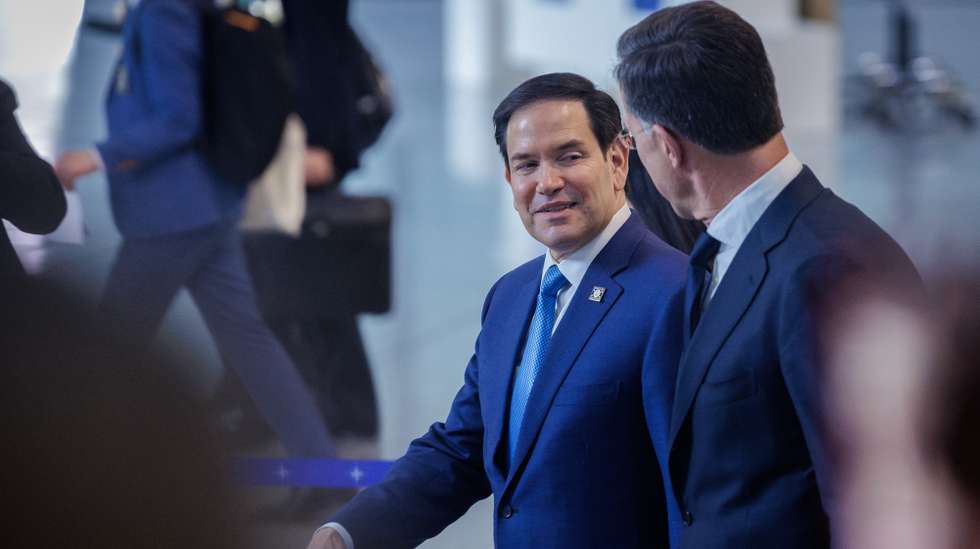 epa12007090 US Secretary of State Marco Rubio (L) speaks with NATO Secretary-General Mark Rutte as they arrive to give remarks ahead of a meeting of the North Atlantic Treaty Organization (NATO) Ministers of Foreign Affairs in Brussels, Belgium, 03 April 2025.  EPA/OLIVIER MATTHYS