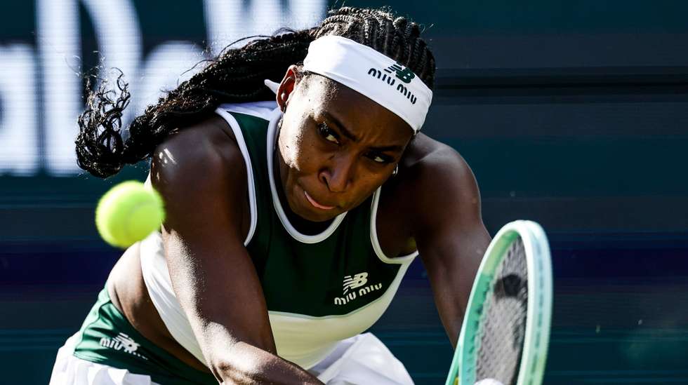 epa12185899 Coco Gauff of US during her Round of 16 match against Xinyu Wang of China  at the WTA German Open tennis tournament in Berlin, Germany, 19 June 2025  EPA/FILIP SINGER