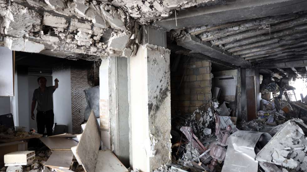 epa12196417 Damage inside a house caused by a recent Israeli airstrike, in Tehran, Iran, 25 June 2025, during a US-mediated ceasefire between Iran and Israel that started on 24 June. Israel has been conducting a campaign across Iran since 13 June, targeting nuclear, military, and energy facilities, prompting Iran to launch retaliatory waves of missiles and drones toward Israel.  EPA/ABEDIN TAHERKENAREH