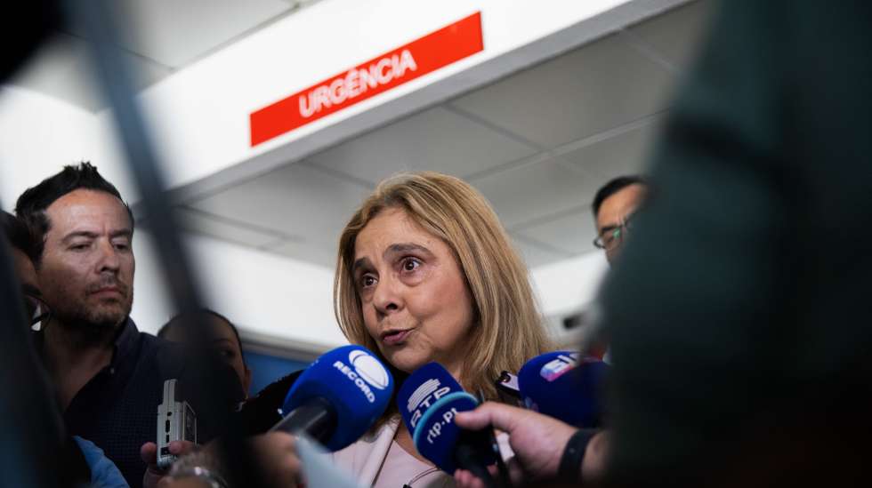 A ministra da Saúde, Ana Paula Martins, fala aos jornalistas, durante a inauguração do novo Serviço de Urgência do Hospital de Abrantes, 29 de maio de 2025. O Hospital Dr. Manoel Constâncio, em Abrantes, estrutura que integra a Unidade Local de Saúde do Médio Tejo (ULS Médio Tejo). PAULO CUNHA/LUSA