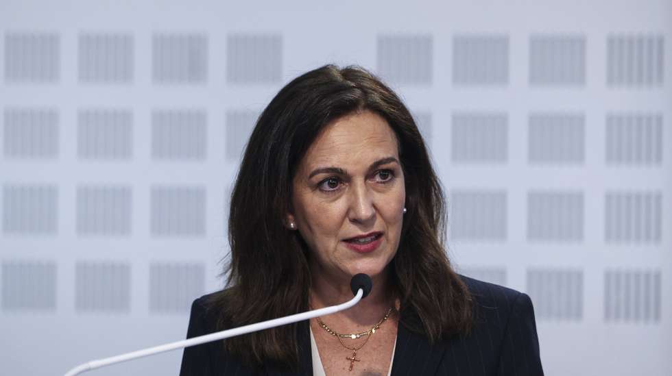 A ministra da Justiça, Rita Alarcão Júdice, usa da palavra durante a cerimónia de posse dos novos diretores-Adjuntos do Centro de Estudos Judiciários e sessão de encerramento do 1.º Ciclo dos Cursos de Formação Inicial de Magistrados 2024/2025, no Centro de Estudos Judiciários em Lisboa, 15 de julho de 2025. TIAGO PETINGA/LUSA