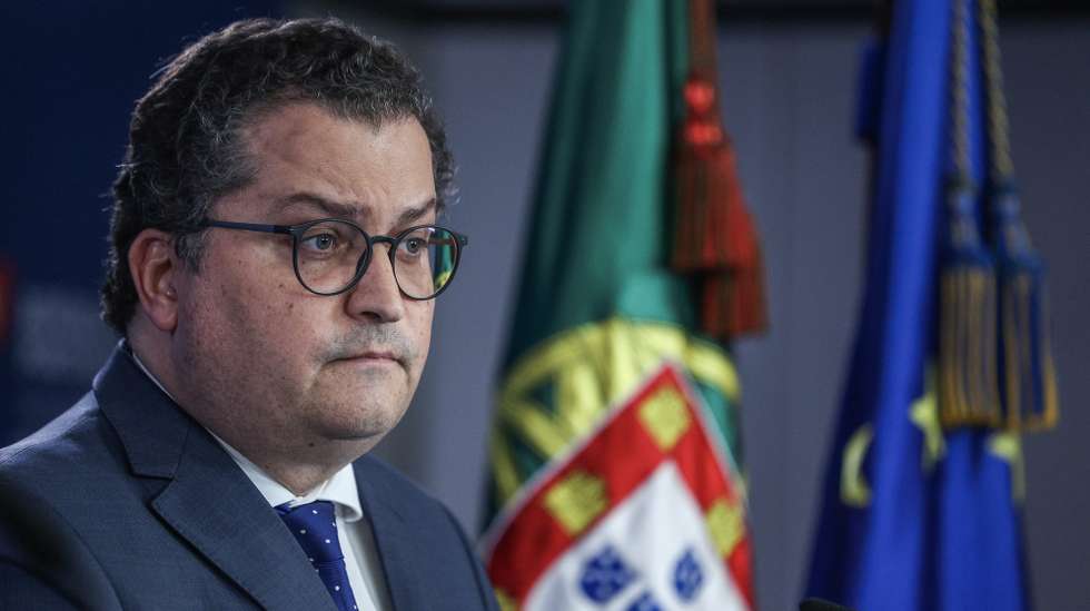 O ministro de Estado e das Finanças, Joaquim Miranda Sarmento, fala durante o briefing após reunião do Conselho de Ministros, no Campus XXI em Lisboa, 18 de julho de 2025. TIAGO PETINGA/LUSA