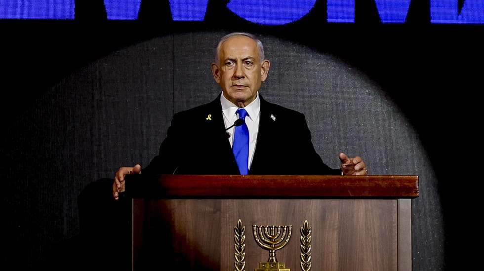 epa12298677 Israeli Prime Minister Benjamin Netanyahu delivers a speech during the U.S. Independence Day reception hosted by Newsmax, at the Waldorf Astoria Hotel in Jerusalem, 13 August 2025. Newsmax holds the reception annually to celebrate ties between the United States and Israel.  EPA/Ronen Zvulun / POOL