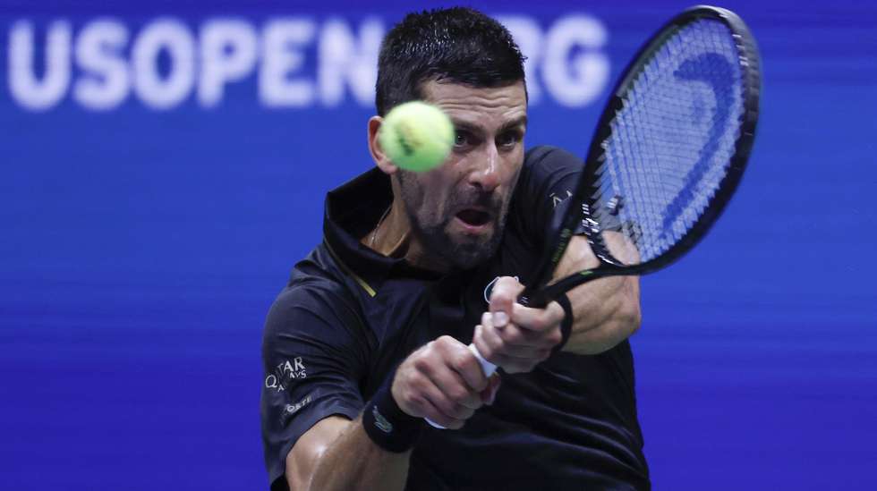 epa12320757 Novak Djokovic of Seriba in action against Learner Tien of the US during the first round of the US Open Tennis Championships in Flushing Meadows, New York, USA, 24 August 2025. The US Open tennis tournament runs from 24 August to 07 September.  EPA/JOHN G. MABANGLO