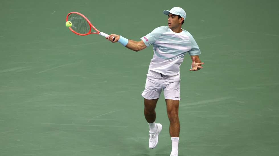 epa12332443 Nuno Borges of Portugal in action against Tommy Paul of the US during the second round of the US Open Tennis Championships at the USTA Billie Jean King National Tennis Center in Flushing Meadows, New York, USA, 28  August 2025. The US Open tournament runs from 24 August through 07 September.  EPA/BRIAN HIRSCHFELD