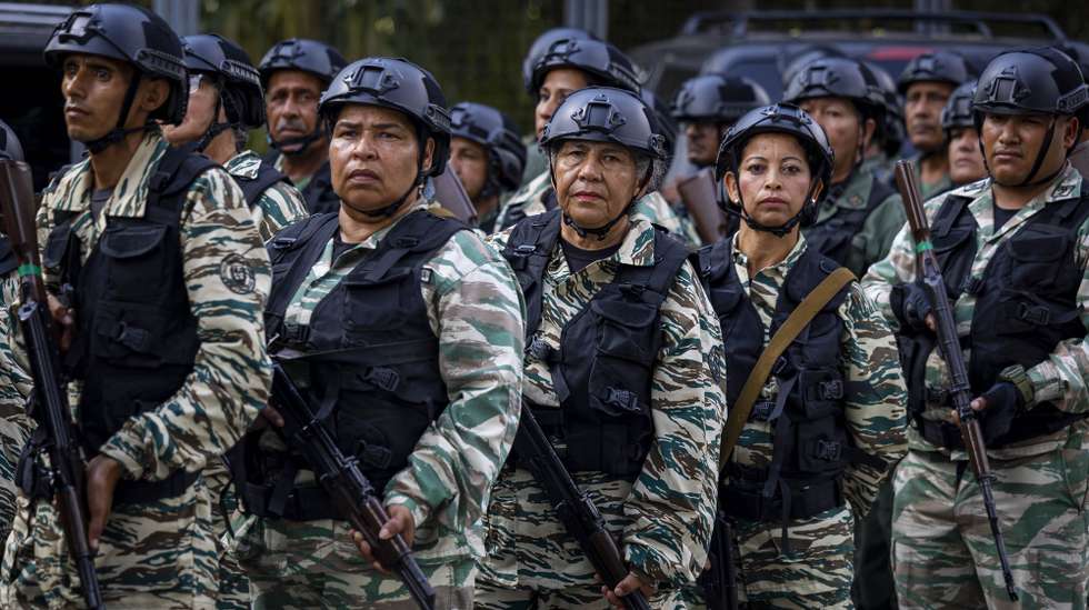 epa12370160 Venezuelan military personnel participate in 'Plan Independencia 200' in Caracas, Venezuela, 11 September 2025. Venezuelan President Nicolas Maduro announced the launch of 'Plan Independencia 200' on '284 battle fronts', in which he assured that the Armed Forces and militias will participate to guarantee 'the independence and peace' of the country.  EPA/Miguel Gutierrez