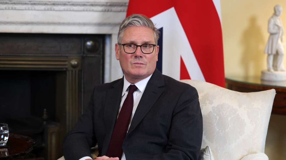 epa12365361 Britain's Prime Minister Keir Starmer meets with the Secretary General of the North Atlantic Treaty Organization (NATO), Mark Rutte (not pictured), at Downing Street in London, Britain, 09 September 2025.  EPA/NEIL HALL / POOL