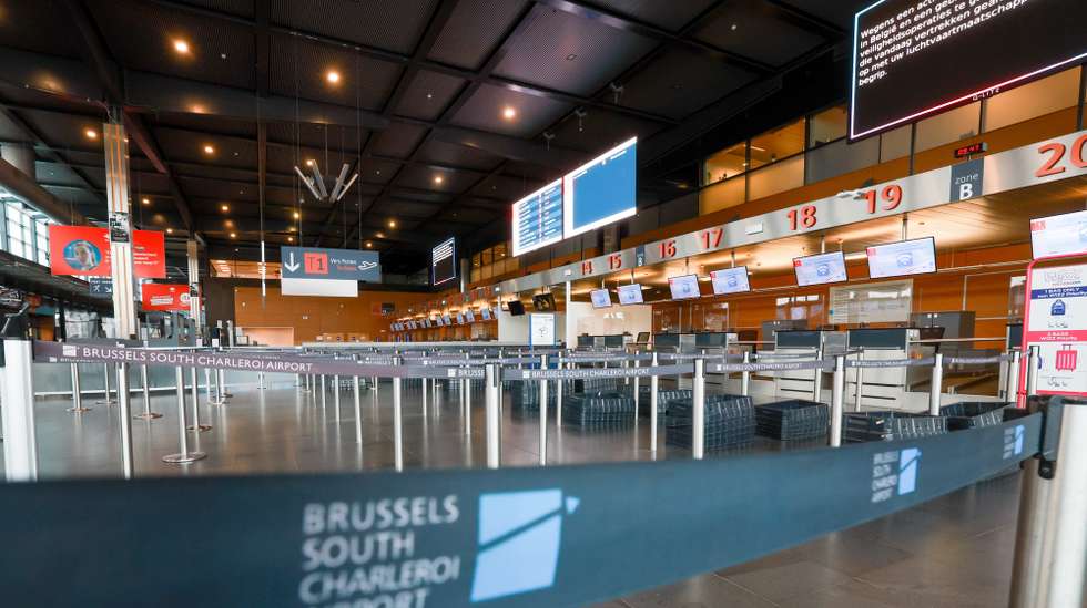 epa11674331 An empty area at the Terminal 1 of Brussels South Charleroi Airport (BSCA) as private security agents go on strike over working conditions, in Gosselies, Belgium, 22 October 2024. Due to an ongoing action by the security sector and the lack of staff to ensure security operations, all departing flights from Brussels South Charleroi Airport on 22 October have been cancelled, however all arrivals will proceed as planned, according to announcement by the BSCA, one of the main Hub in Europe of Ryanair. This is already the second action of security sector in one month at BSCA.  EPA/OLIVIER HOSLET