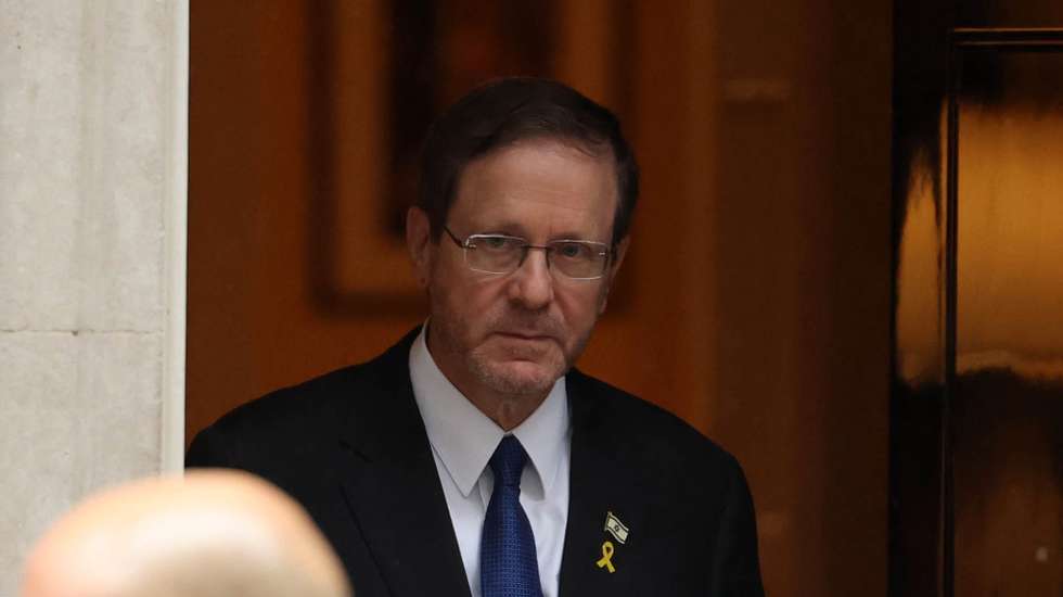 epa12367871 President of Israel Isaac Herzog departs Downing Street after his meeting with the British prime minister, in London, Britain, 10 September 2025.  EPA/NEIL HALL
