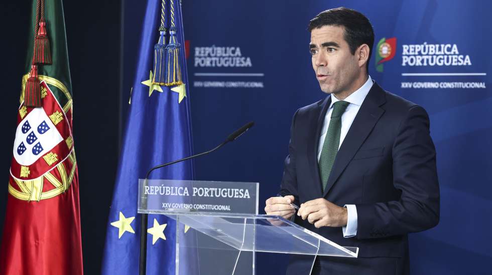 O ministro da Presidência, António Leitão Amaro, durante o briefing do Conselho de Ministros, que decorreu no Campus XXI, em Lisboa, 16 de outubro de 2025. ANTÓNIO COTRIM/LUSA