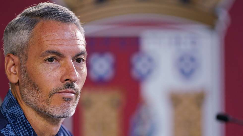 SC Braga head coach Carlos Vicens attends a press conference at Braga's stadium, in Braga, Portugal, 22 October 2025. SC Braga will play against FK Crvena Zvezda for the UEFA Europa League on 23 October 2025. HUGO DELGADO/LUSA