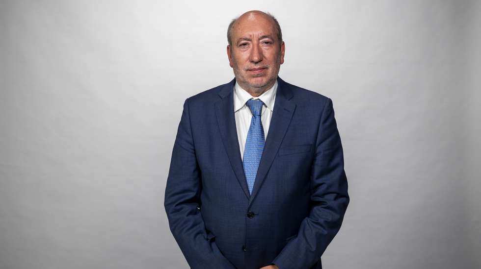O candidato à Presidência da República apoiado pelo Partido Comunista Português, António Filipe, em entrevista à Lusa, na Agência Lusa, em Lisboa, 15 de outubro de 2025. JOSÉ SENA GOULÃO/LUSA (ACOMPANHA TEXTO DE 17 DE OUTUBRO DE 2025)
