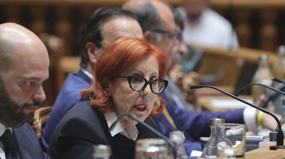A ministra do Ambiente e Energia, Maria da Graça Carvalho, durante a sua audição na Comissão de Ambiente e Energia na Assembleia da República, Lisboa, 04 novembro 2025.  MANUEL DE ALMEIDA/LUSA