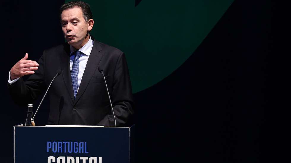 O primeiro-ministro, Luís Montenegro, intervém no Portugal Capital Markets Day Conference 2025, em Lisboa, 12 de novembro de 2025. ANTÓNIO COTRIM/LUSA